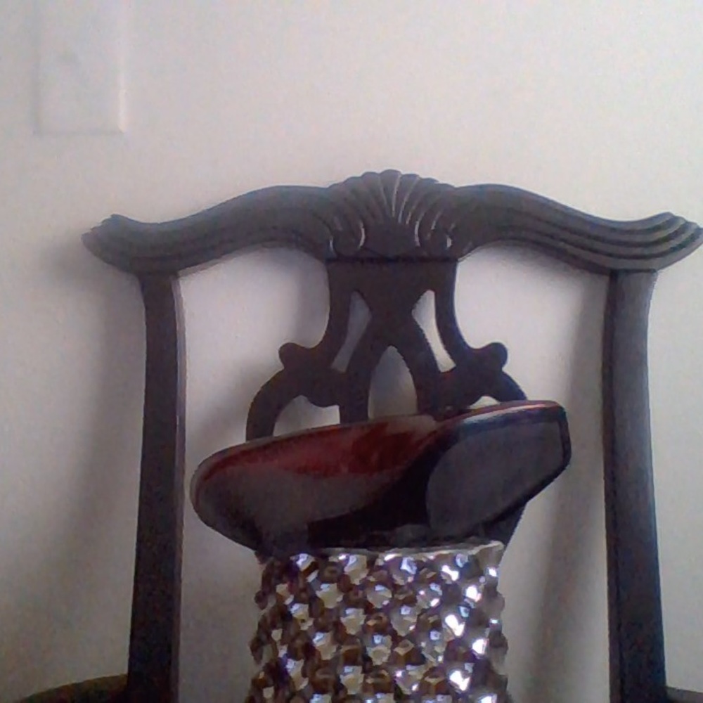 SHOES - Picture 2 of 2